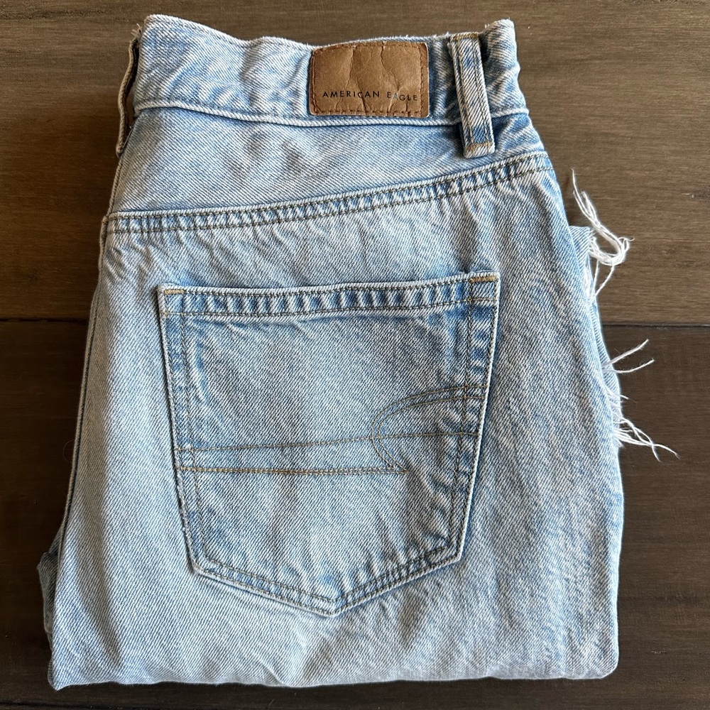 American eagle distressed mom jeans